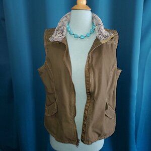 Heavy Duty Army Green Canvas Vest w/faux fur collar – L